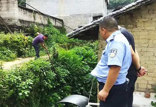 石头派出所接警后,所长黄剑锋立马组织民警前往水口村开展线索调查
